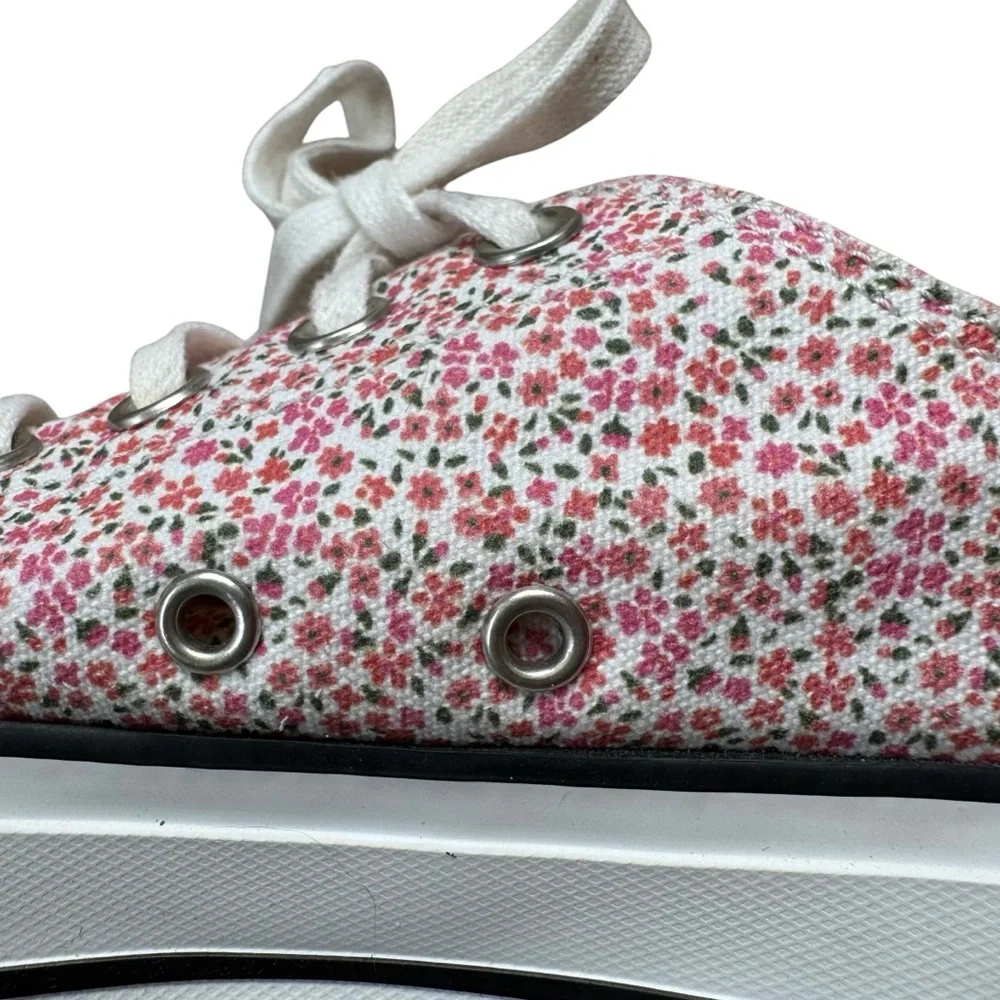 Converse Women's Chuck Taylor All Star Size 8 Vintage Floral Sneakers 568378C